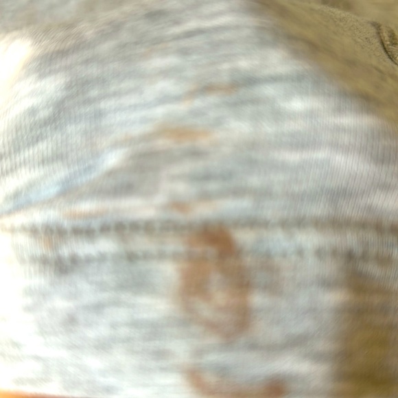 Women’s 0 Lululemon grey athletic t-shirt - Picture 5 of 6